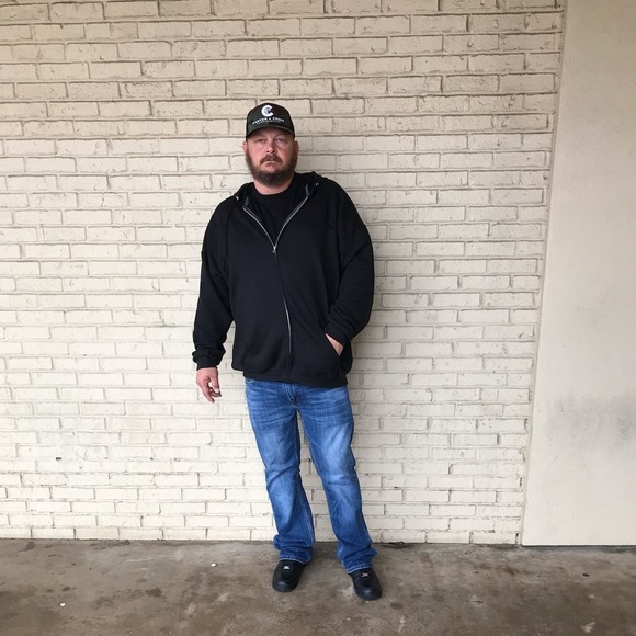 Profile Picture of Clint White (@clint41079) on Poshmark