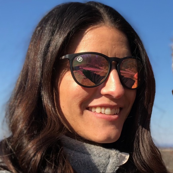 Profile Picture of Susan Kuznik (@susankuznik) on Poshmark