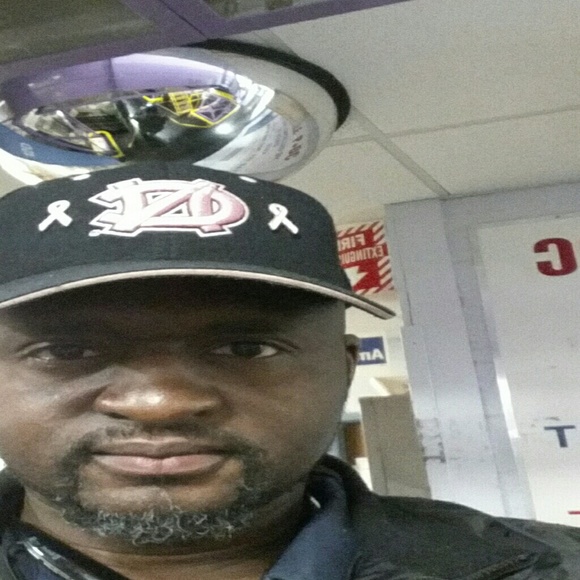 Profile Picture of Christopher Wright (@kiddfresh25) on Poshmark