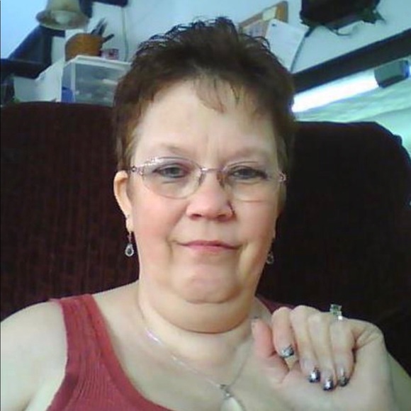 Profile Picture of Barbara Almstrom (@barbalm) on Poshmark