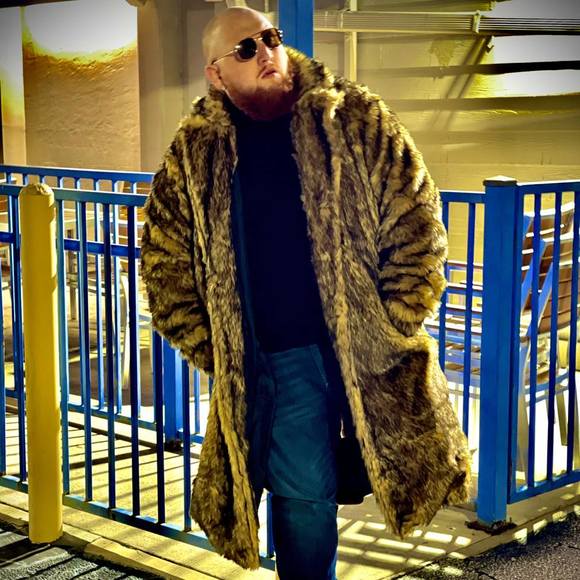 Profile Picture of Travis Heinrichs (@travisheinrichs) on Poshmark