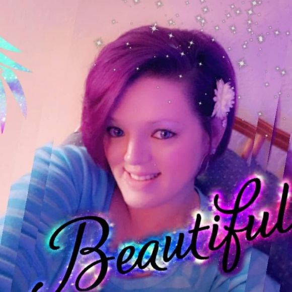 Profile Picture of Alicia Mockerman (@alicia10286) on Poshmark