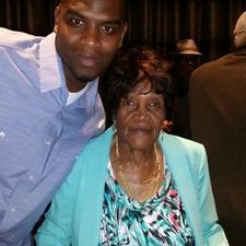 Profile Picture of Derek Hinton (@IamachampionDH) on Twitter