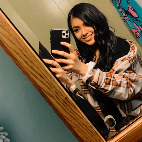 Profile Picture of Jasmine Chavira (@jaschavira7) on Poshmark