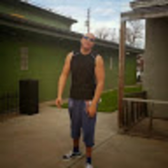 Profile Picture of Robert Pigford ii (@robertpigfor935) on Poshmark