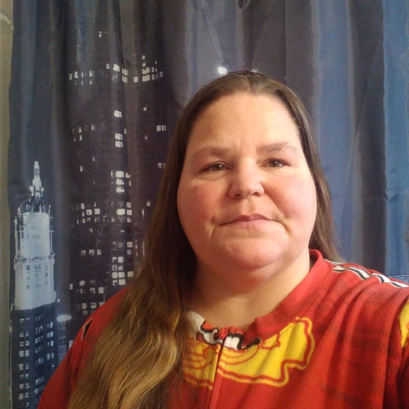Profile Picture of April Gregory-linder (@opal1978) on Poshmark