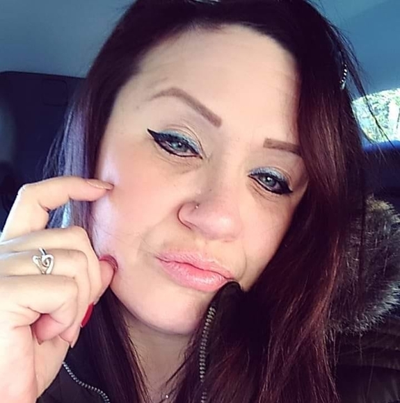 Profile Picture of Shannon Apperson (@slapperson) on Poshmark