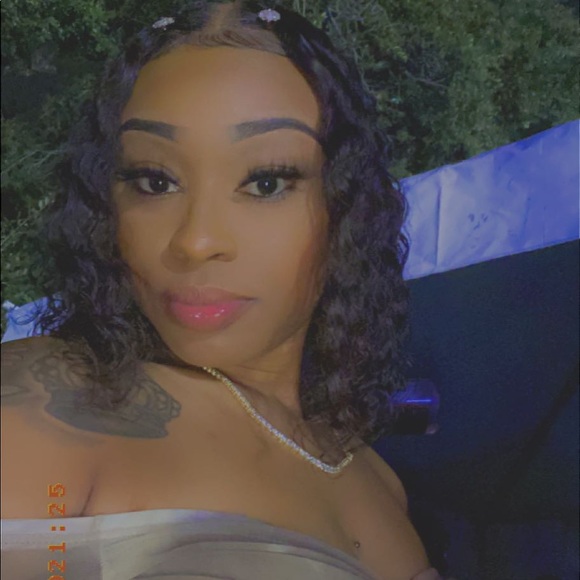 Profile Picture of Kayla Pulchan (@queenxkayy) on Poshmark