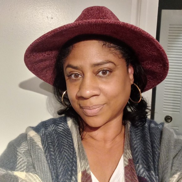 Profile Picture of Albertina Hall (@moonbarbie21) on Poshmark