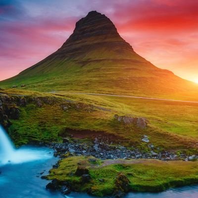 Profile Picture of Hong Xue (@HongXue12) on Twitter