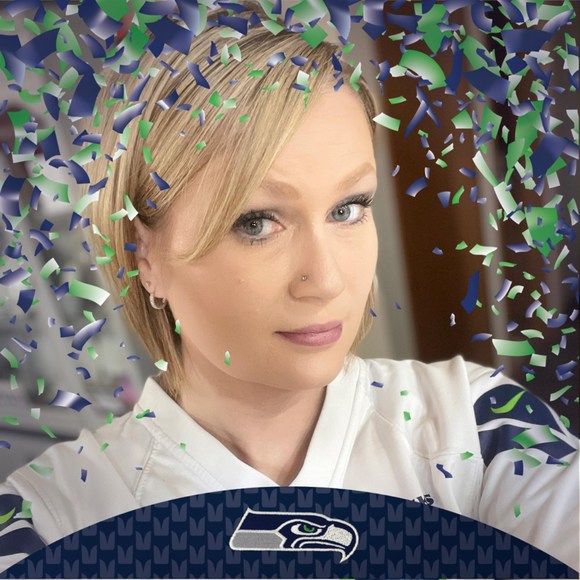 Profile Picture of Denise Brindle (@heyrene) on Poshmark