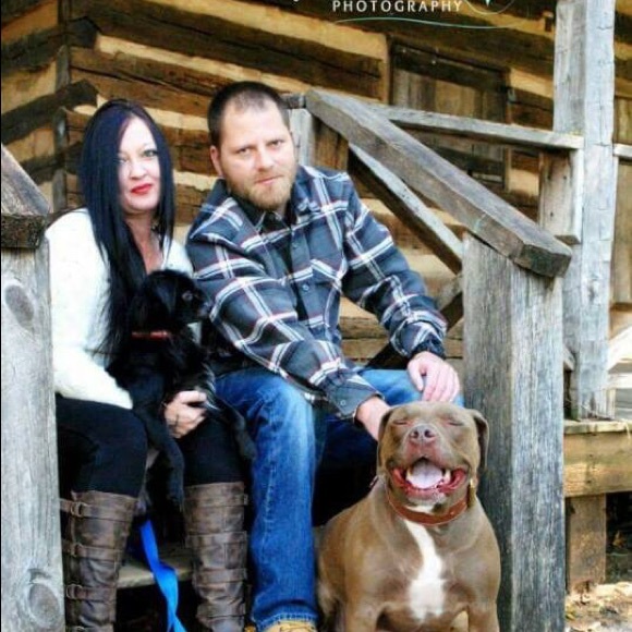 Profile Picture of Daniel Hatfield (@icon386) on Poshmark