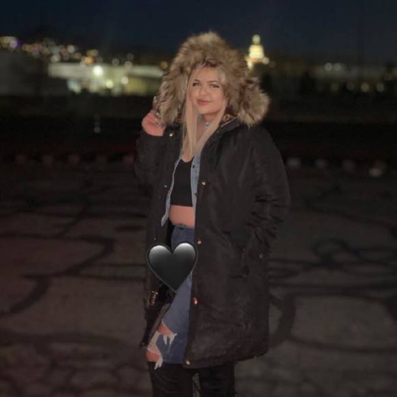 Kira Gonzalez - Poshmark Profile Picture of Kira Gonzalez (@shakiragon024) on Poshmark