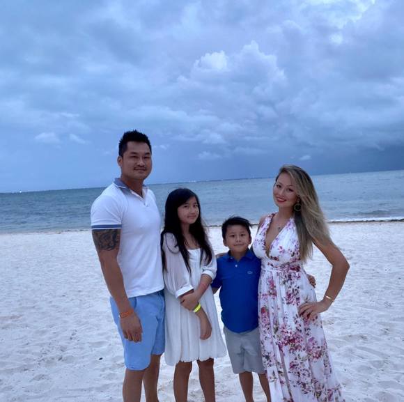 Profile Picture of Cindieboo Nguyen (@cindieboonguyen) on Poshmark