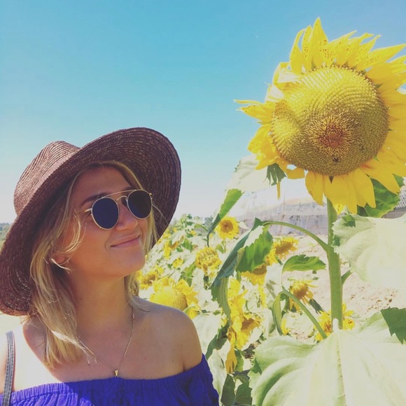 Profile Picture of Remi Schader (@remi_schader) on Poshmark