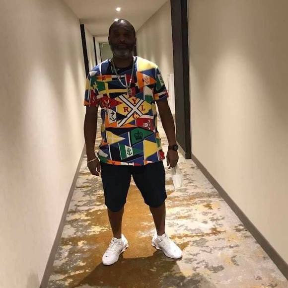 Profile Picture of Art Fleming (@memphisart89) on Poshmark