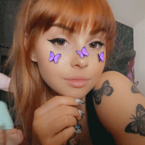 Profile Picture of Mariah Alvarez (@masocute) on Poshmark