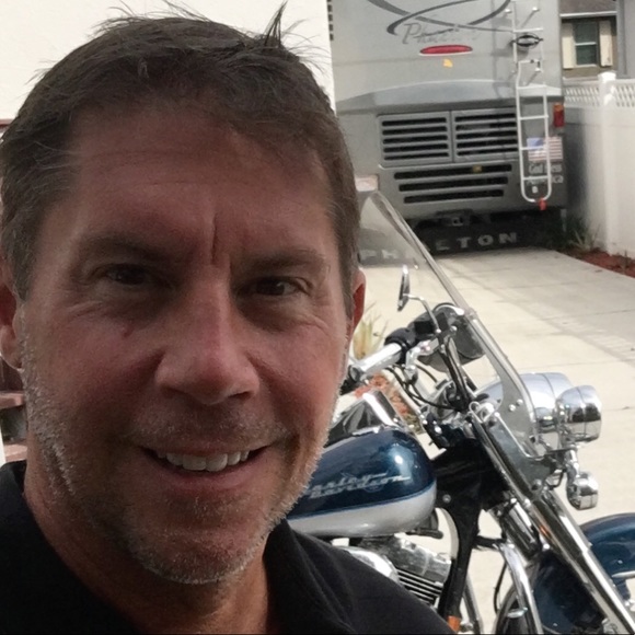 Profile Picture of Kenneth Baker (@ken22537) on Poshmark