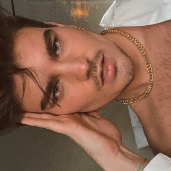 Profile Picture of Holden Yardley (@holdenyardley) on Poshmark