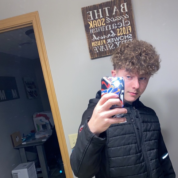 Profile Picture of Blake Allen (@blakeallen22) on Poshmark