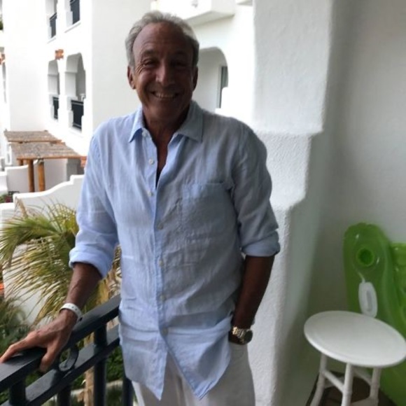 Profile Picture of Peter Blumenfeld (@peter42875) on Poshmark