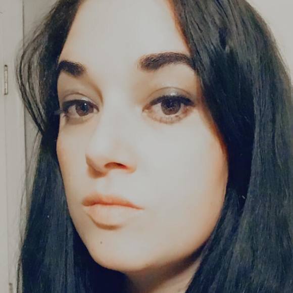 Profile Picture of Cupcake Grenade (@tnj109) on Poshmark