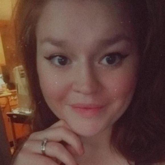 Profile Picture of Kimberly Mullins (@kimchris4_ever) on Poshmark