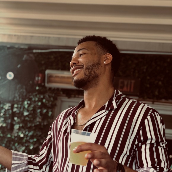 Profile Picture of Darius Gillus (@djgillus) on Poshmark