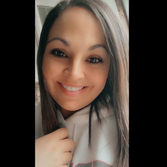 Amanda Ulrich - Poshmark Profile Picture of Amanda Ulrich (@aulrich1503) on Poshmark