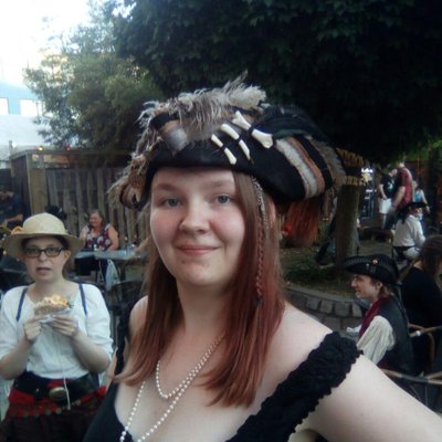 Profile Picture of Rebecca Wiedau (@rebeccawiedau) on Twitter