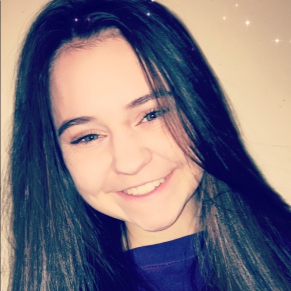 Profile Picture of Brianna Ritchie (@brianna1310) on Poshmark