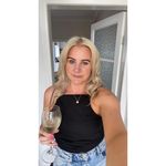 Profile Picture of Lindsey calvert (@lindseycal) on Instagram