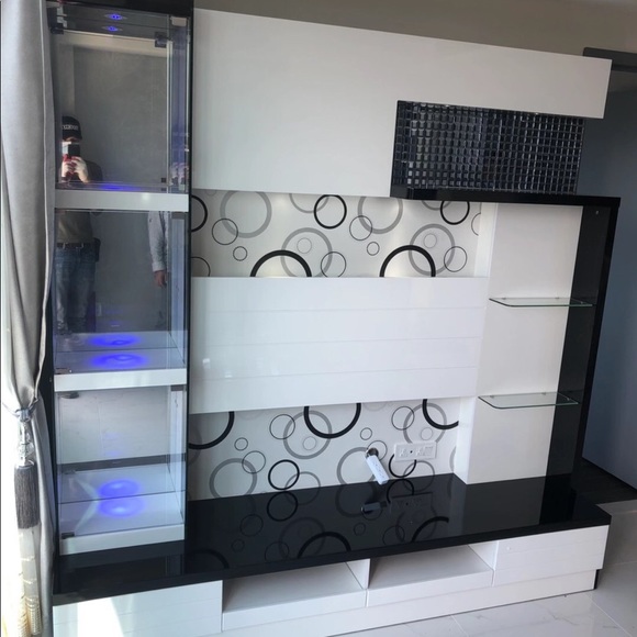 Profile Picture of Xinling Lin (@linxinling1107) on Poshmark