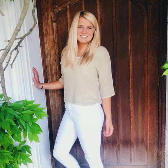 Profile Picture of Rachel Paradise (@rachelparadise) on Poshmark