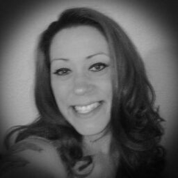 Profile Picture of Sheena Hansen (@queen_of_me253) on Poshmark