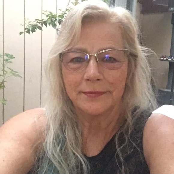 Profile Picture of Sandy Brisendine (@skbrizzz) on Poshmark