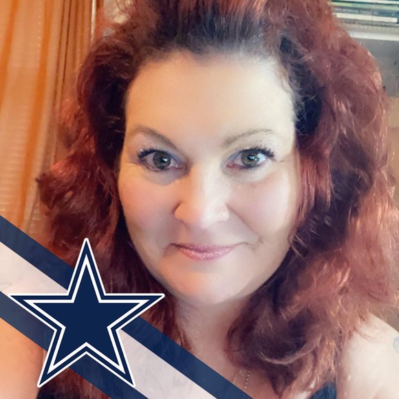 Profile Picture of Lisa Simpson (@lisajeanne1) on Poshmark