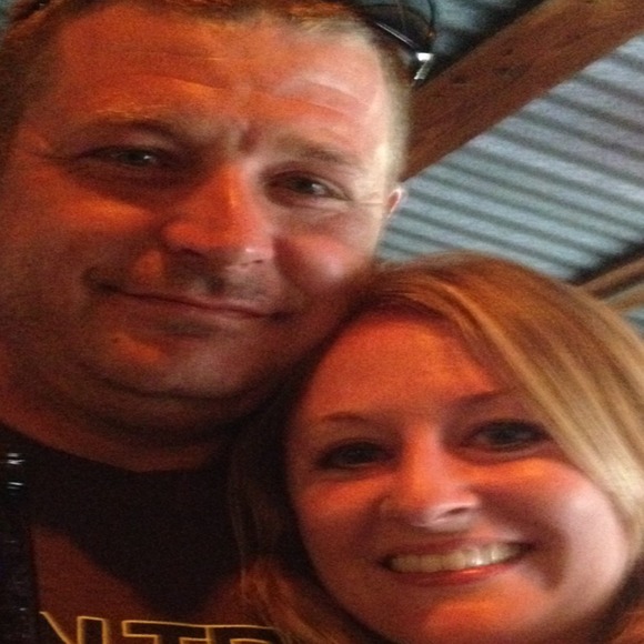 Profile Picture of Heather Azbell (@azbell08) on Poshmark