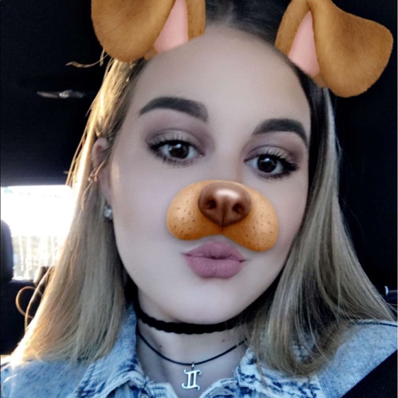 Profile Picture of Hannah Guess (@guess4) on Poshmark