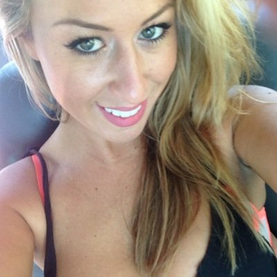 Profile Picture of Monique Coombs (@moniquecoombs) on Twitter