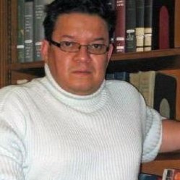 Profile Picture of Luis Ventura-lujan (@luisventura511) on Poshmark