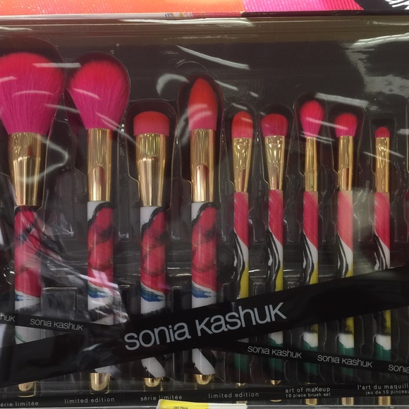 Profile Picture of Tamara Ivey (@theiveycloset_) on Poshmark