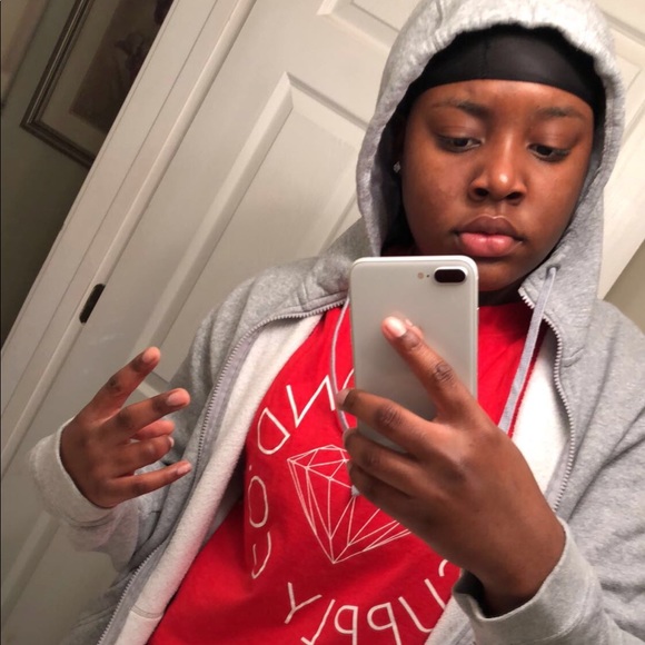 Profile Picture of Fatta Krah (@callmeariii1) on Poshmark