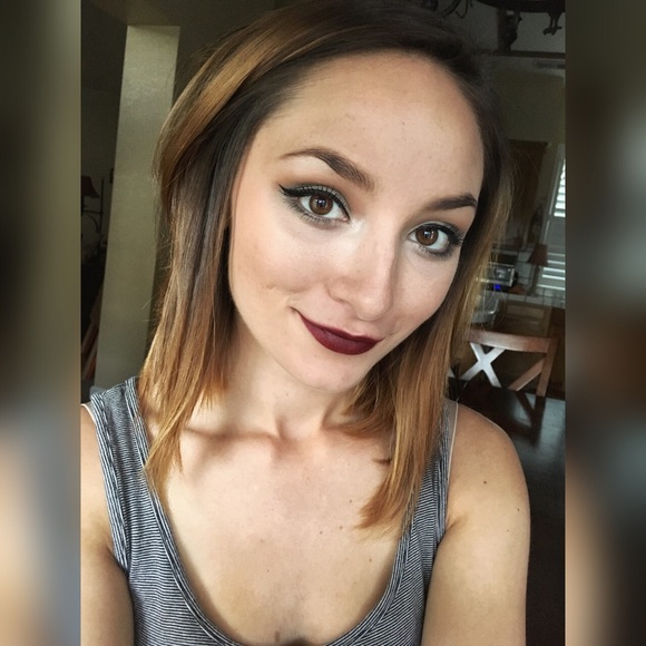 Profile Picture of Laney Ribota (@lribota) on Poshmark