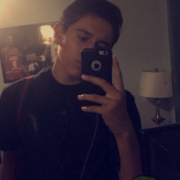 Profile Picture of Brian Calderon (@briancalderonyo) on Poshmark