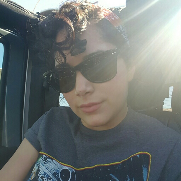 Profile Picture of Melissa Makridis (@melimak25) on Poshmark