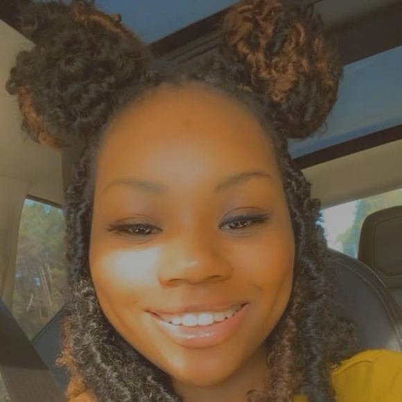 Profile Picture of Kenisha Evans (@hershey_gurl101) on Poshmark