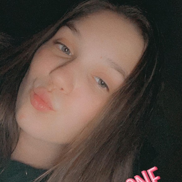 Profile Picture of Toriana Flecken (@toriana_flecken) on Poshmark
