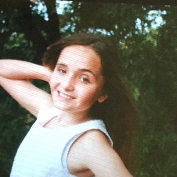 Profile Picture of Isabelle Seligson (@izzyseligson) on Poshmark