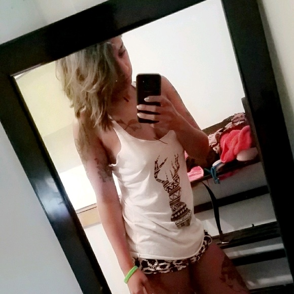 Profile Picture of Chasity Blakey (@kinz0325) on Poshmark